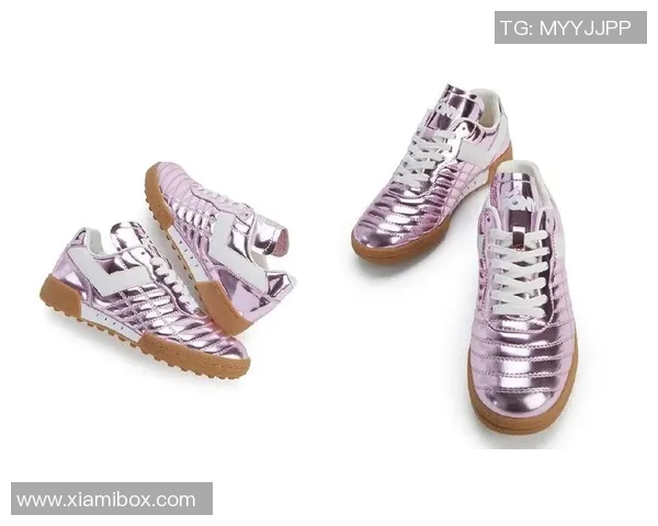 帆布鞋与足球明星的完美结合展现运动时尚的新风潮