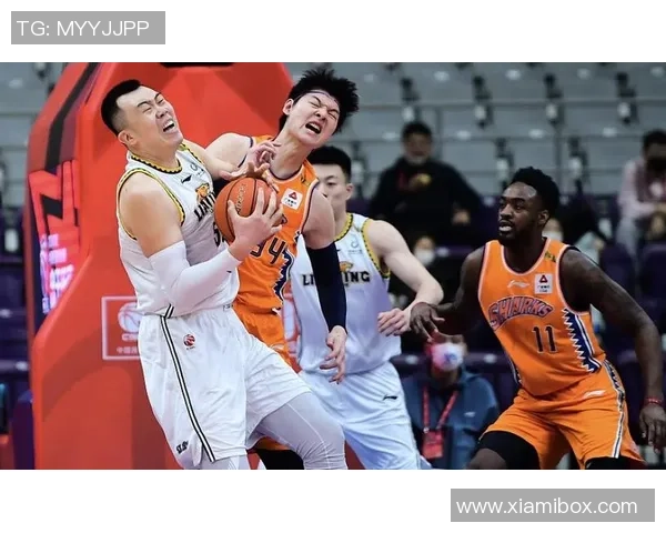 上海乒乓球队在精英赛中以90分稳居积分榜首位展现强大实力 上海乒乓球队在精英赛中以90分稳居积分榜首位展现强大实力