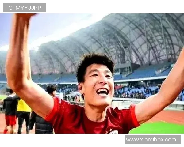 香港足球明星莅临滨州激情对决引发球迷热潮盛况空前 香港足球明星莅临滨州激情对决引发球迷热潮盛况空前