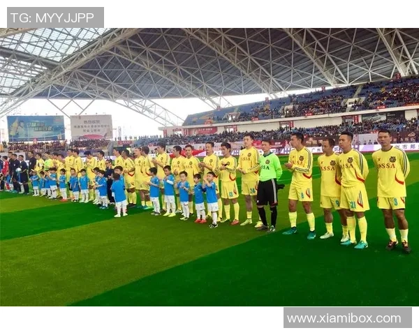 足球明星欢庆新年盛典精彩瞬间分享与祝福满满的节日气氛 足球明星欢庆新年盛典精彩瞬间分享与祝福满满的节日气氛