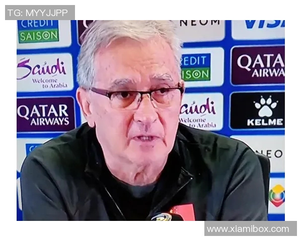 足球明星的传奇人生与场上风采的完美结合