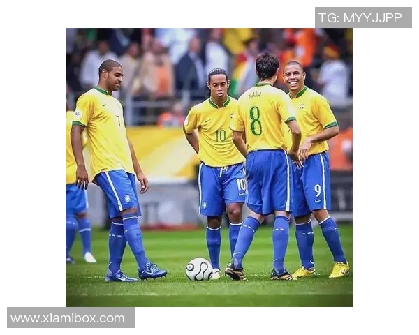 足球明星在赛场上的精彩瞬间定格与回顾，感受他们的激情与荣耀